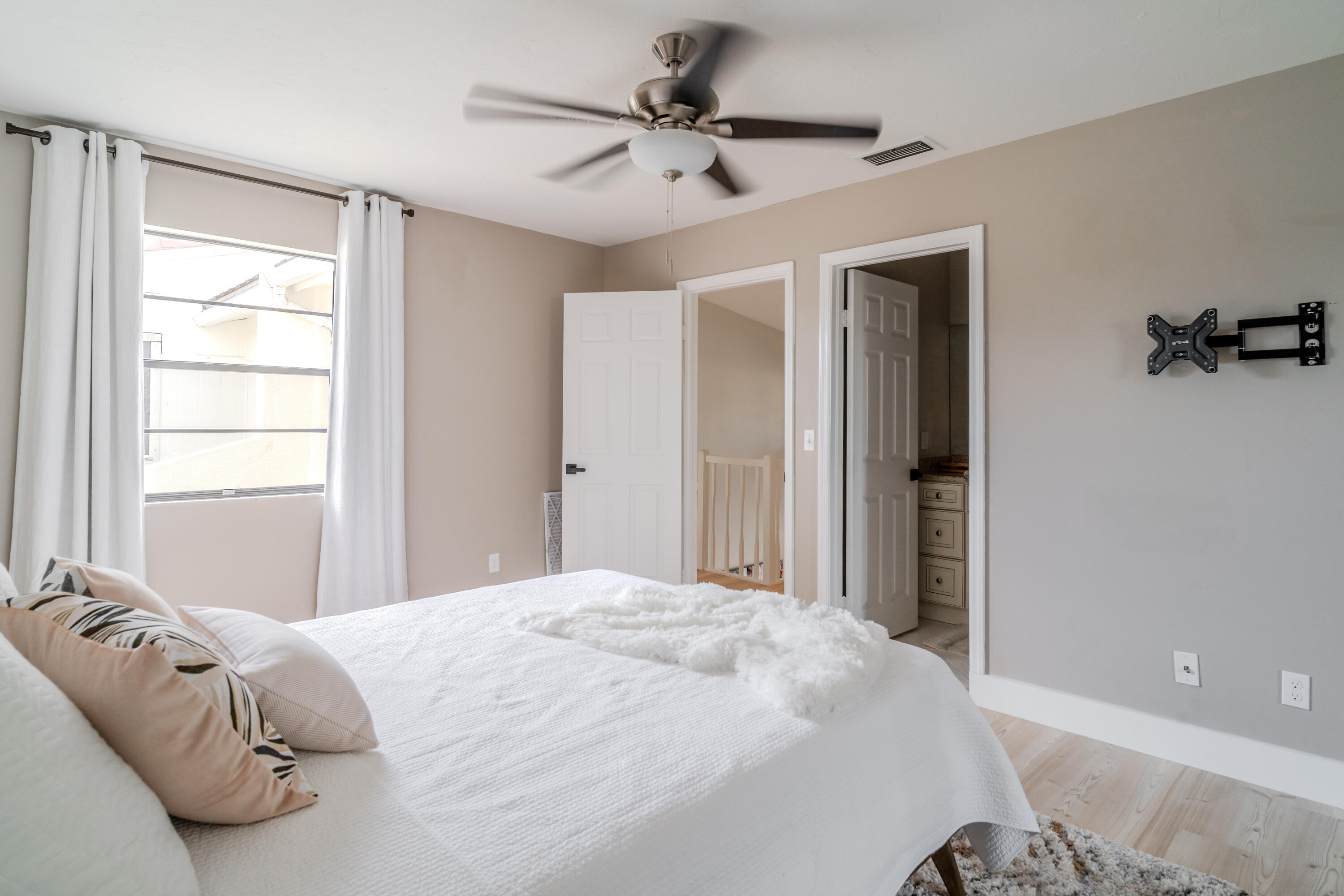 EDGEMERE - Residential