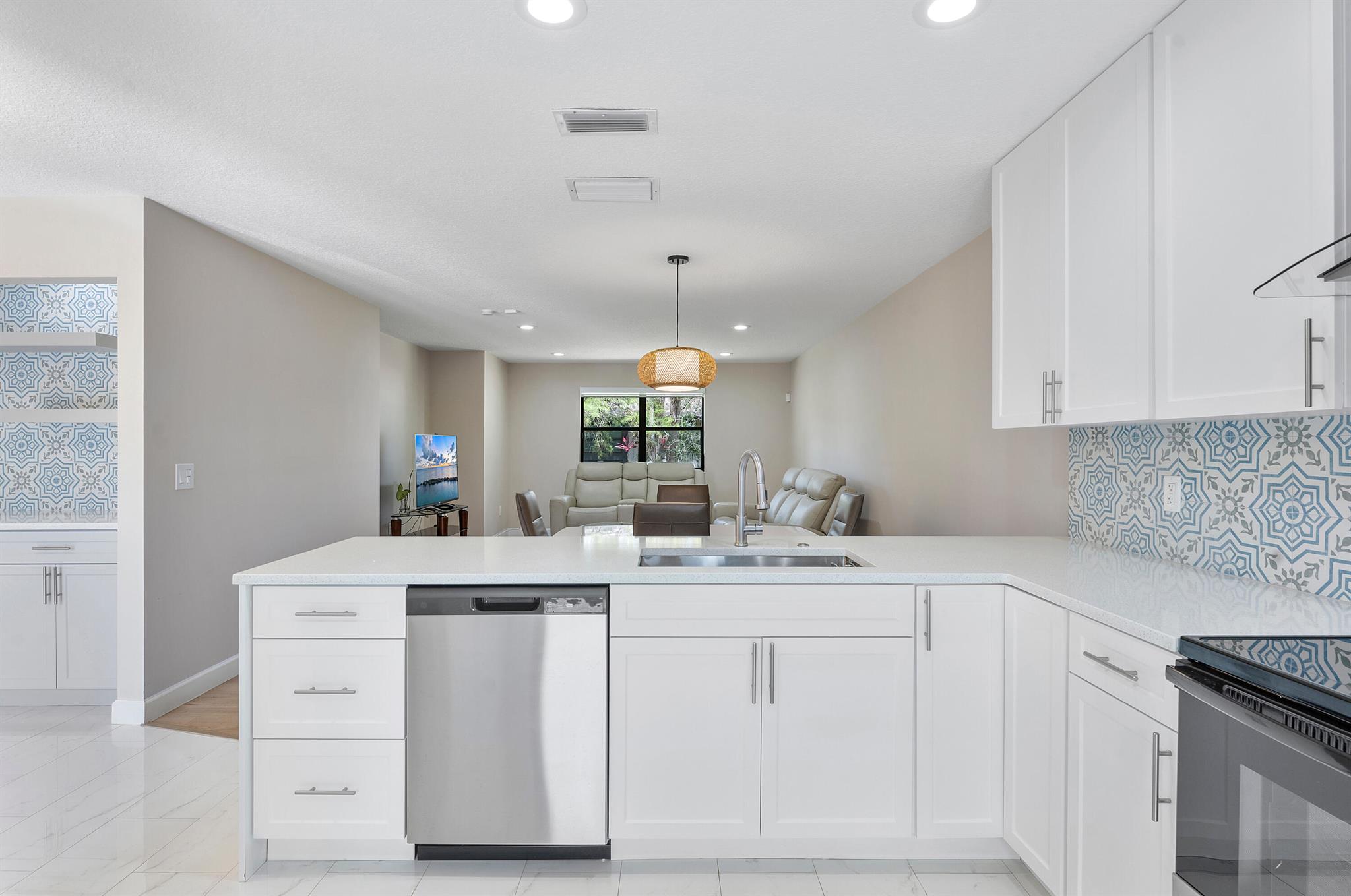 STRATHMORE GATE WEST UNIT - Residential
