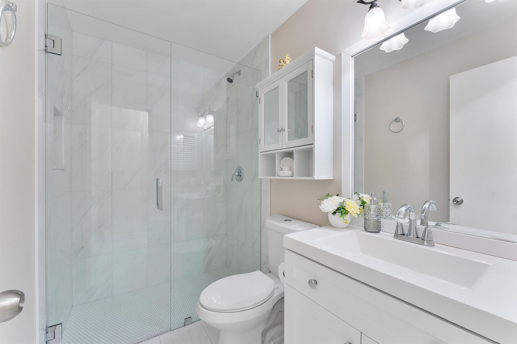 STRATHMORE GATE WEST UNIT - Residential