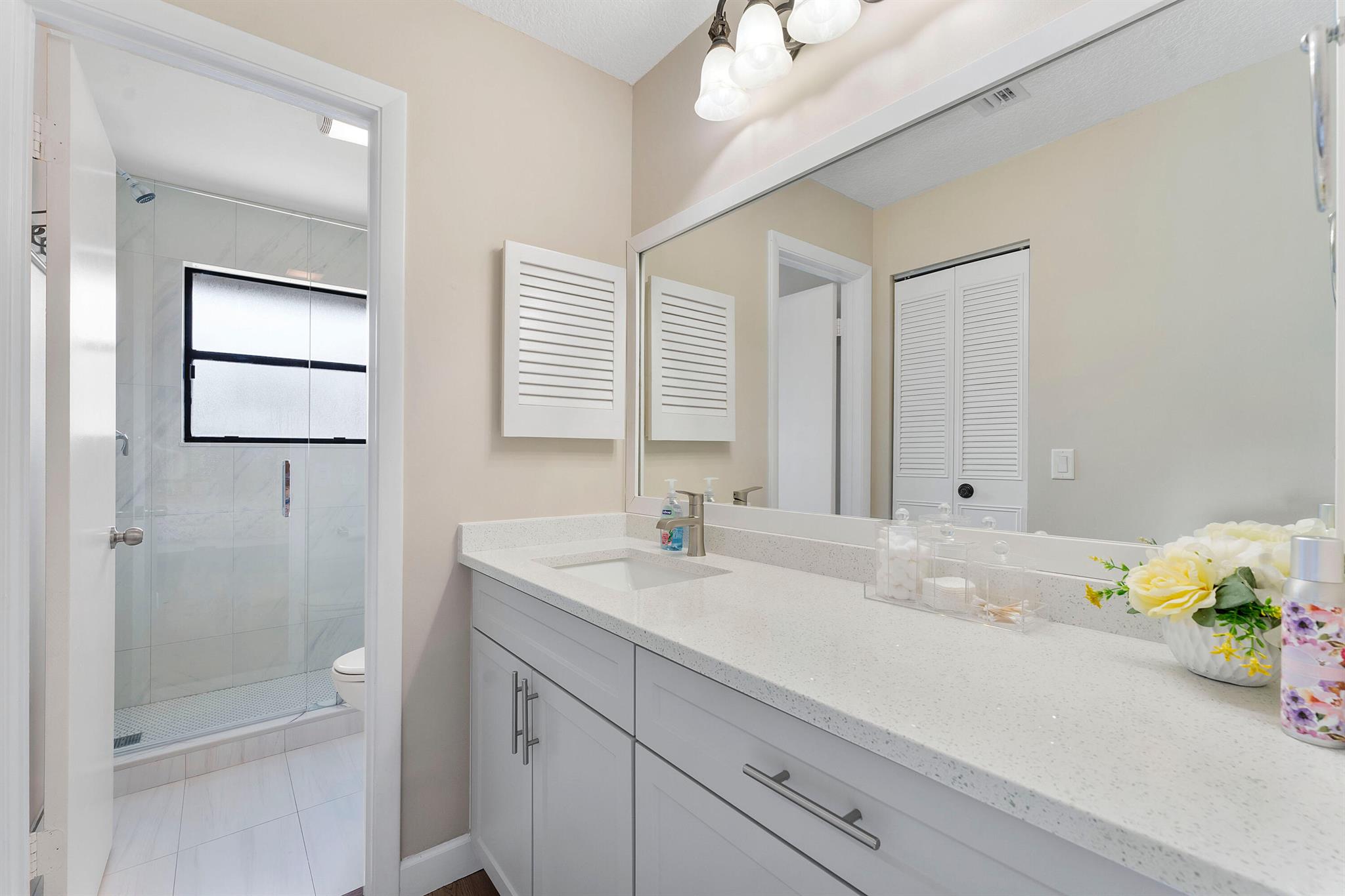 STRATHMORE GATE WEST UNIT - Residential