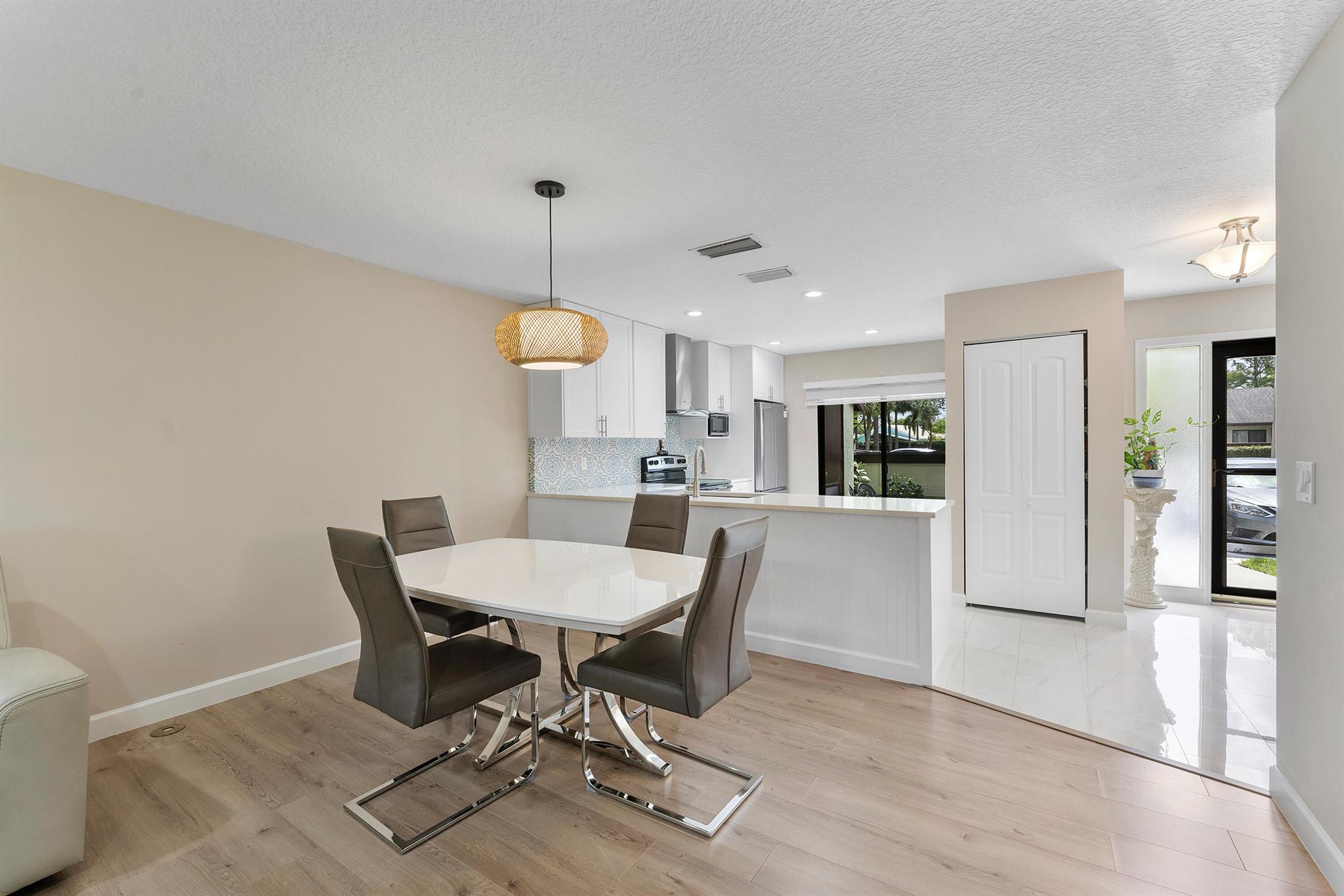 STRATHMORE GATE WEST UNIT - Residential
