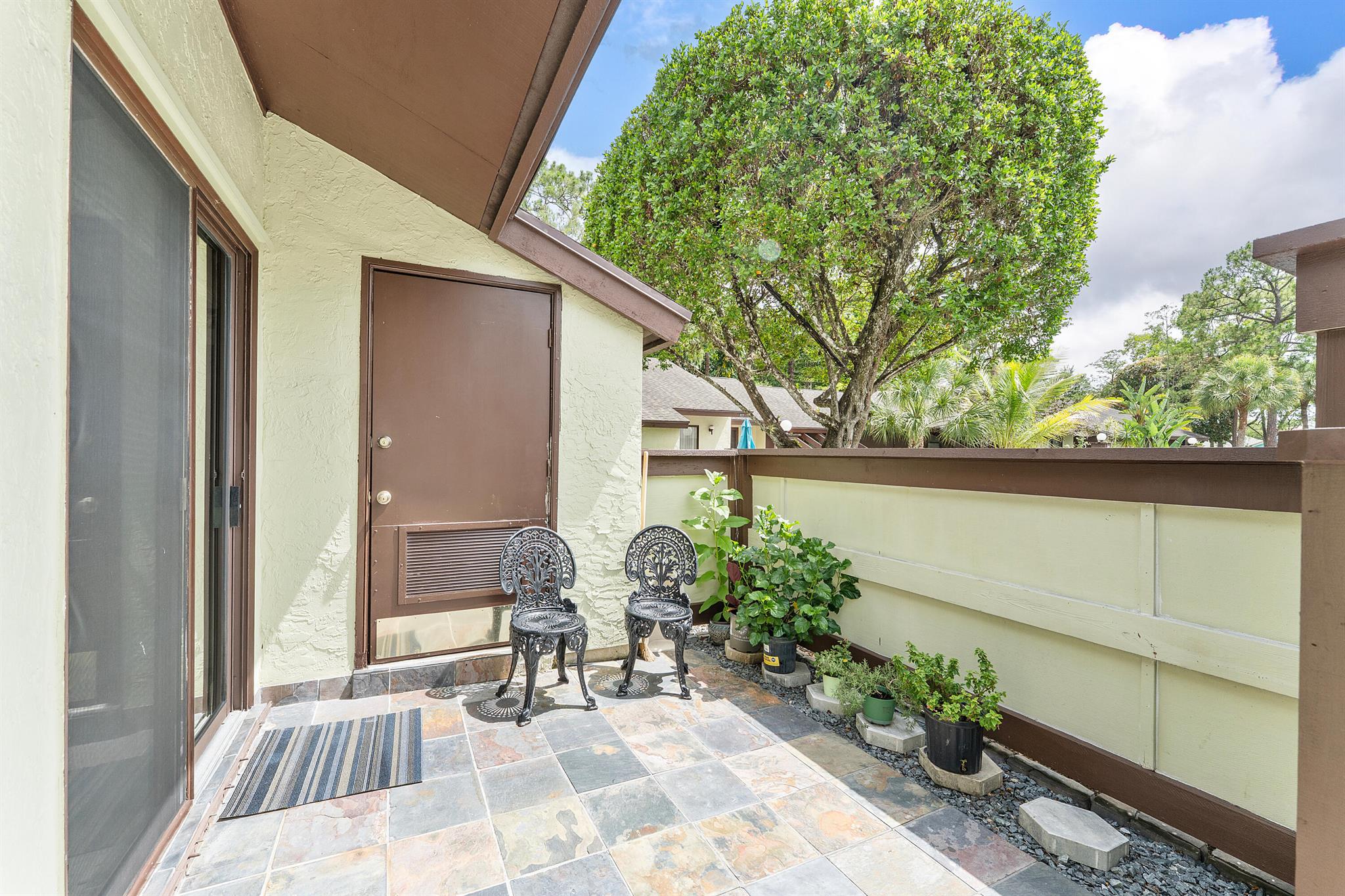 STRATHMORE GATE WEST UNIT - Residential