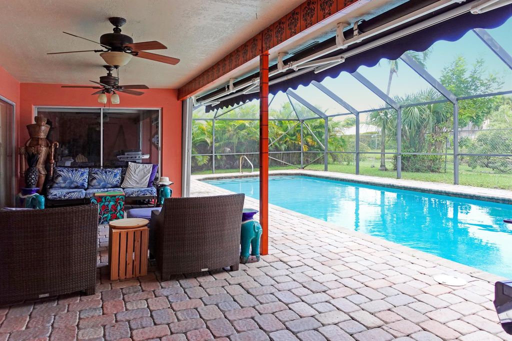Photo of 3660 Cypress Street, Palm Beach Gardens, FL 33410 (MLS # R10980973)