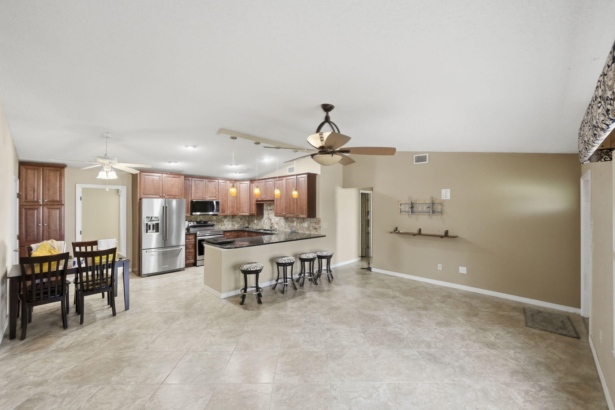 PORT ST LUCIE SECTION 8 - Residential