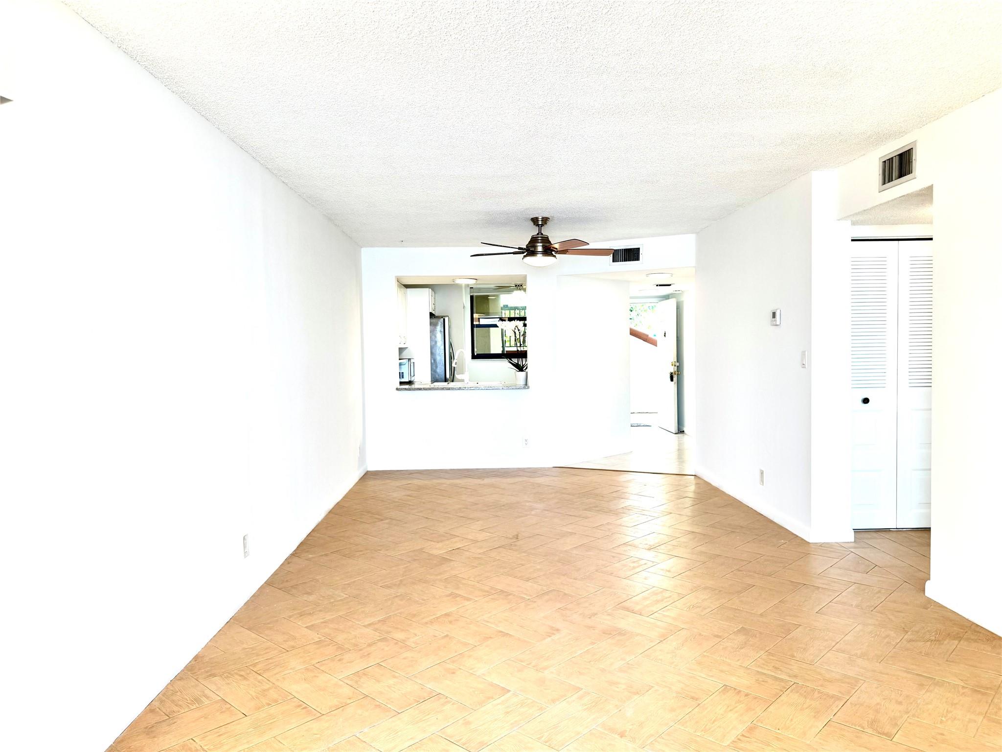 117 Lake Emerald Dr 205