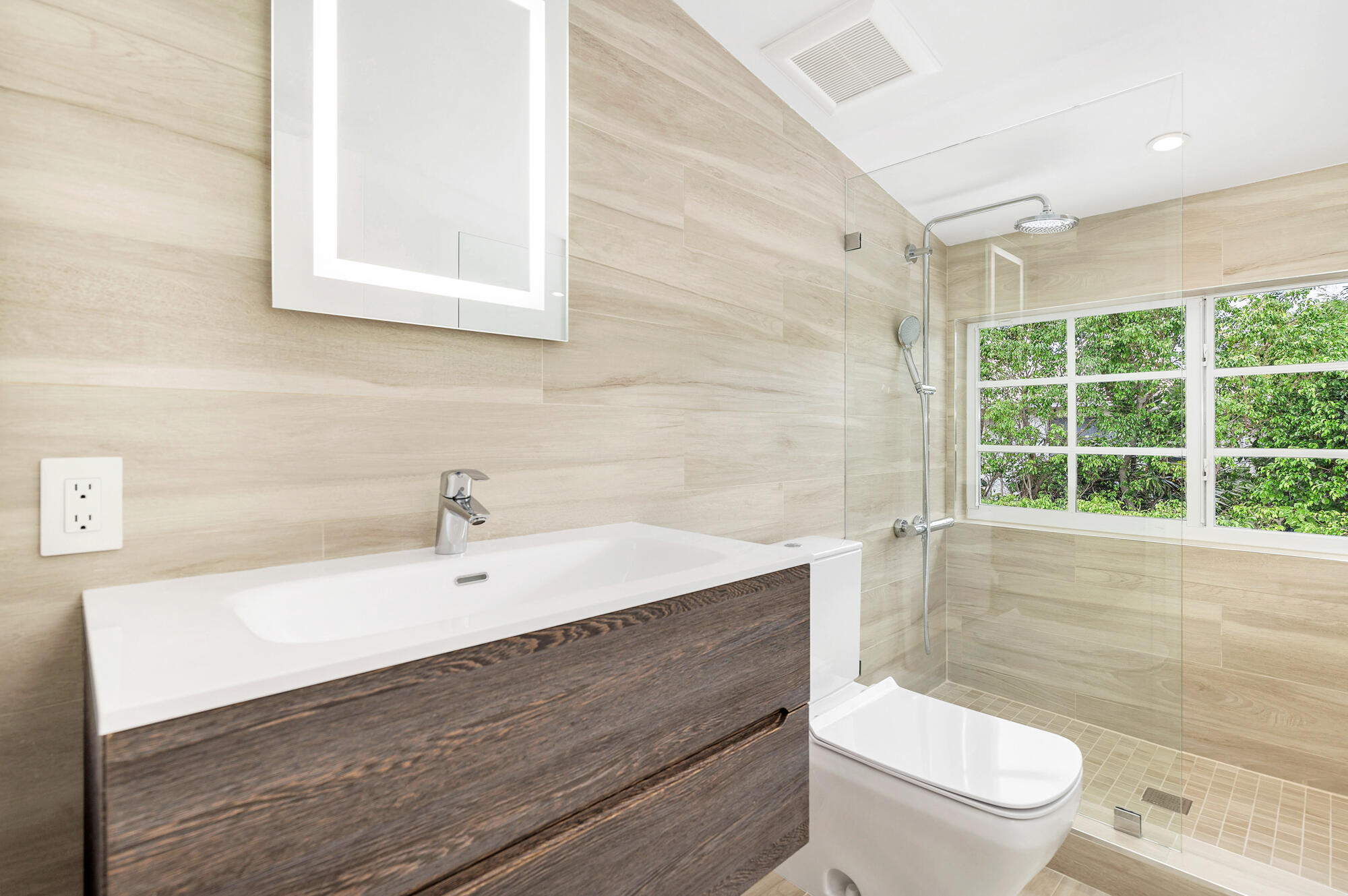 EL ENCANTO - Residential