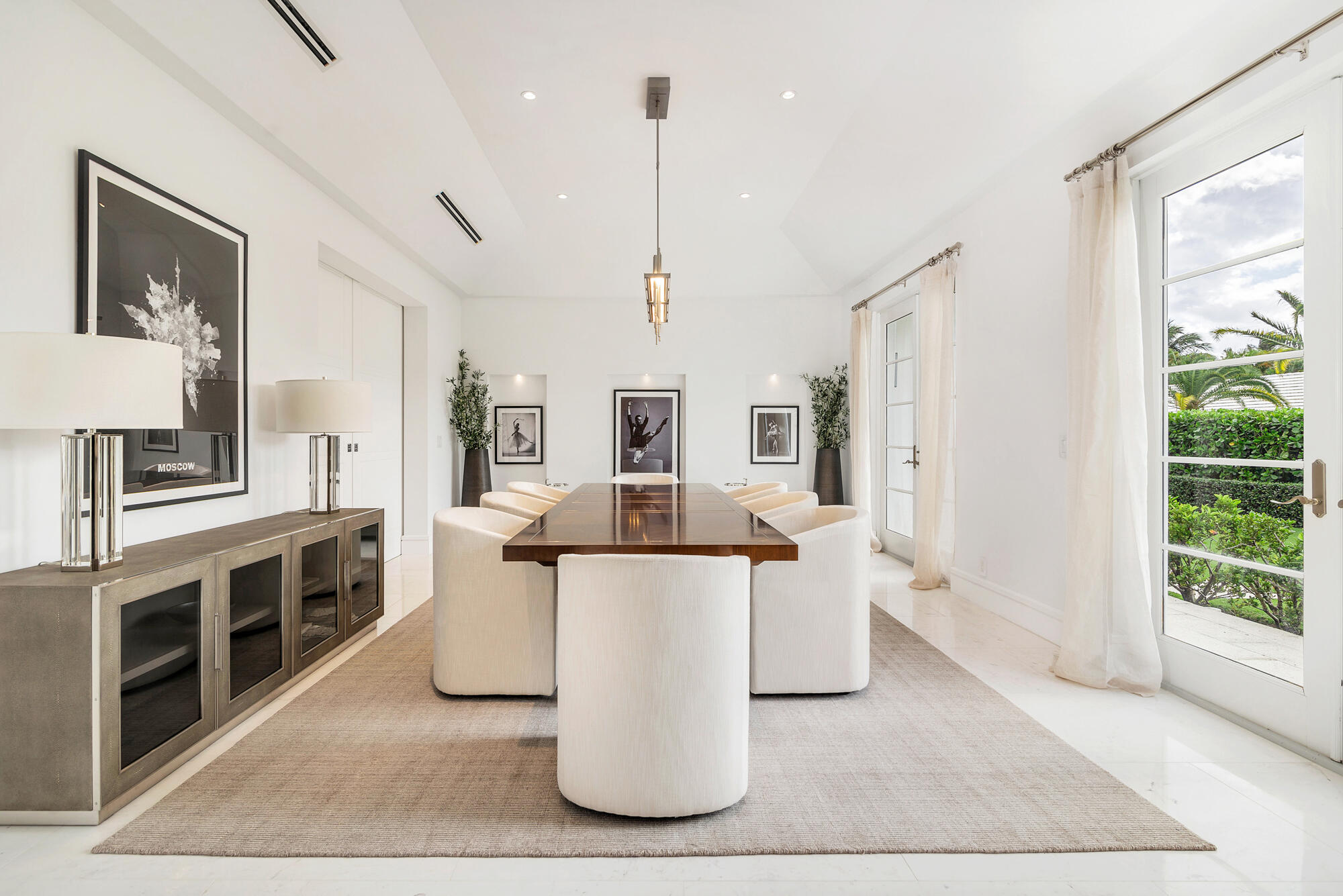 EL ENCANTO - Residential