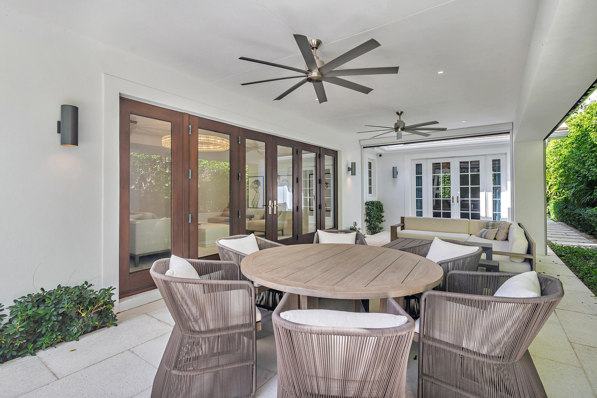 EL ENCANTO - Residential