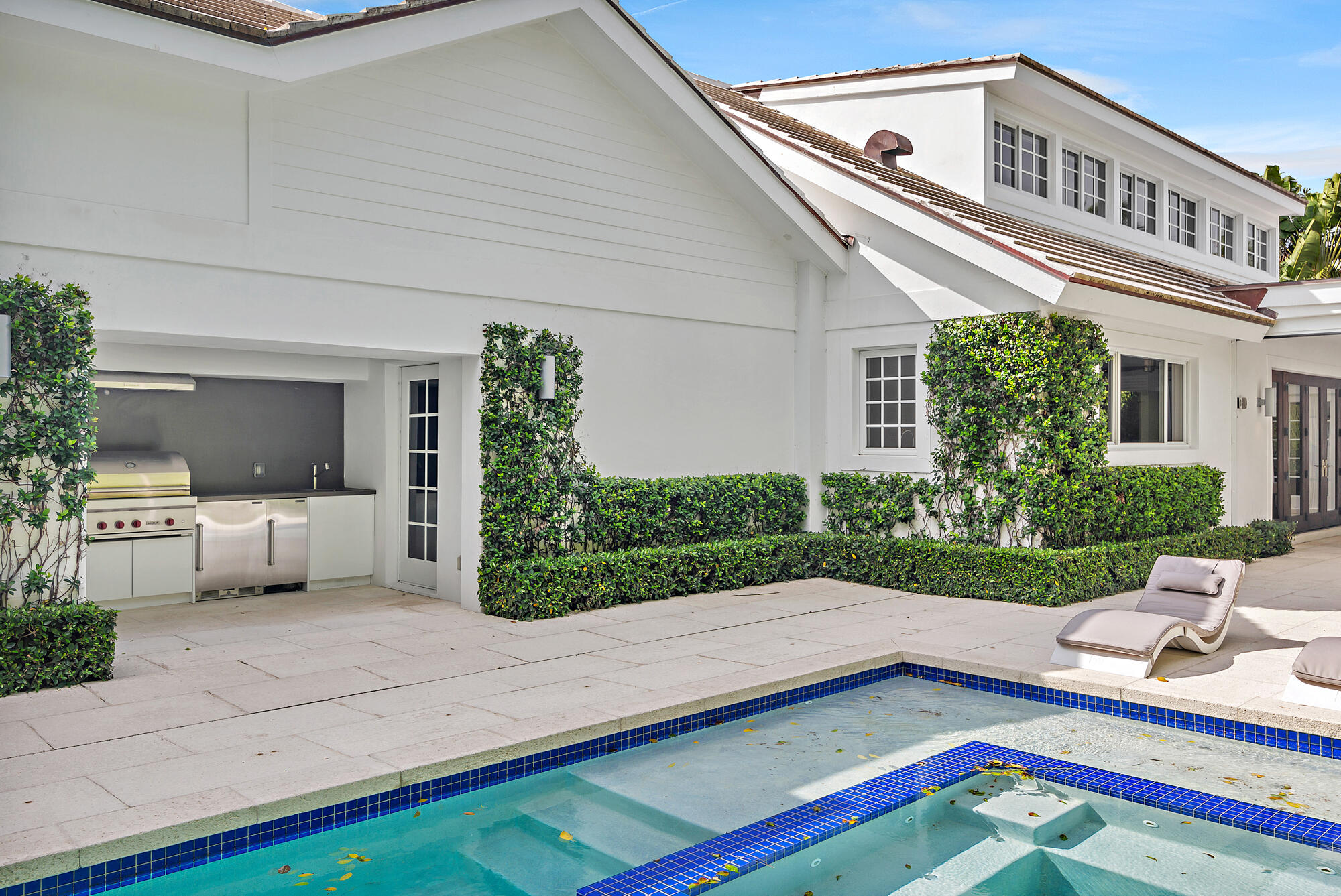 EL ENCANTO - Residential