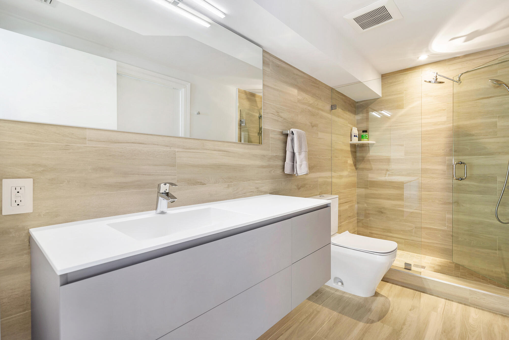 EL ENCANTO - Residential