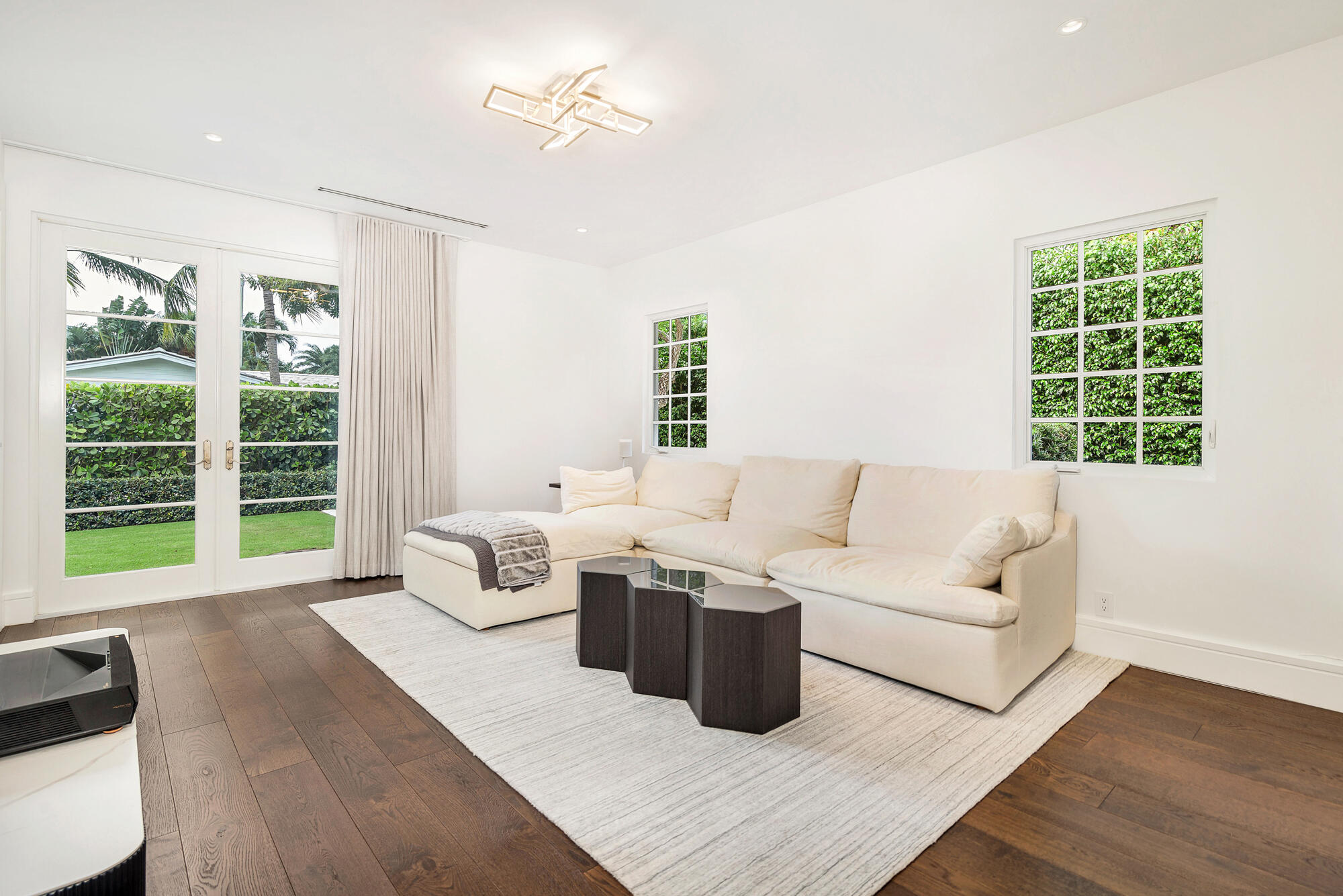 EL ENCANTO - Residential