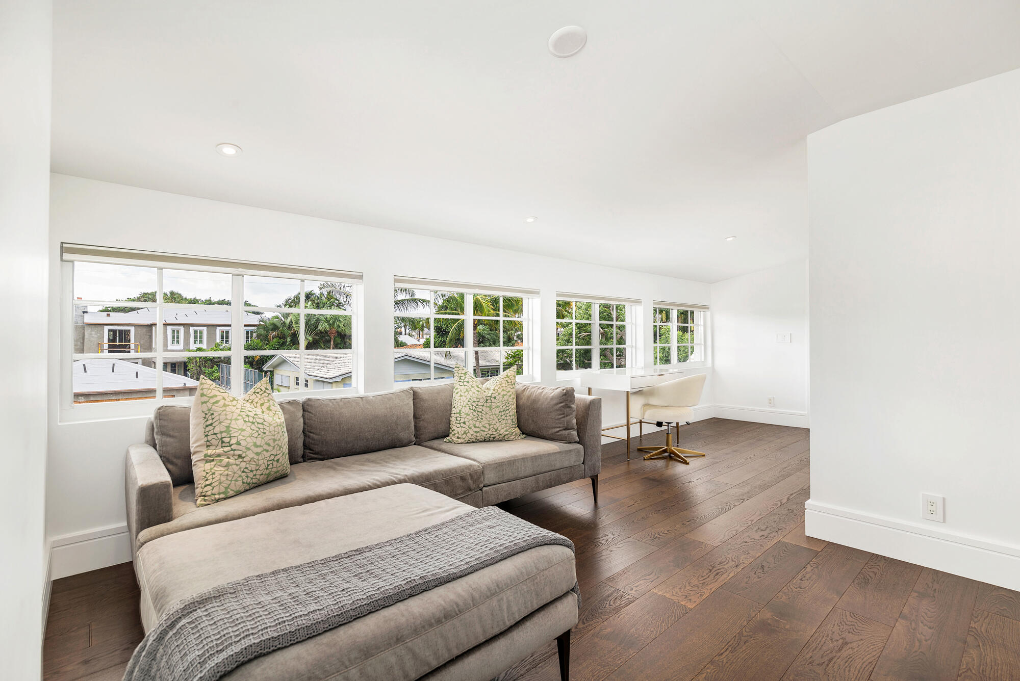 EL ENCANTO - Residential