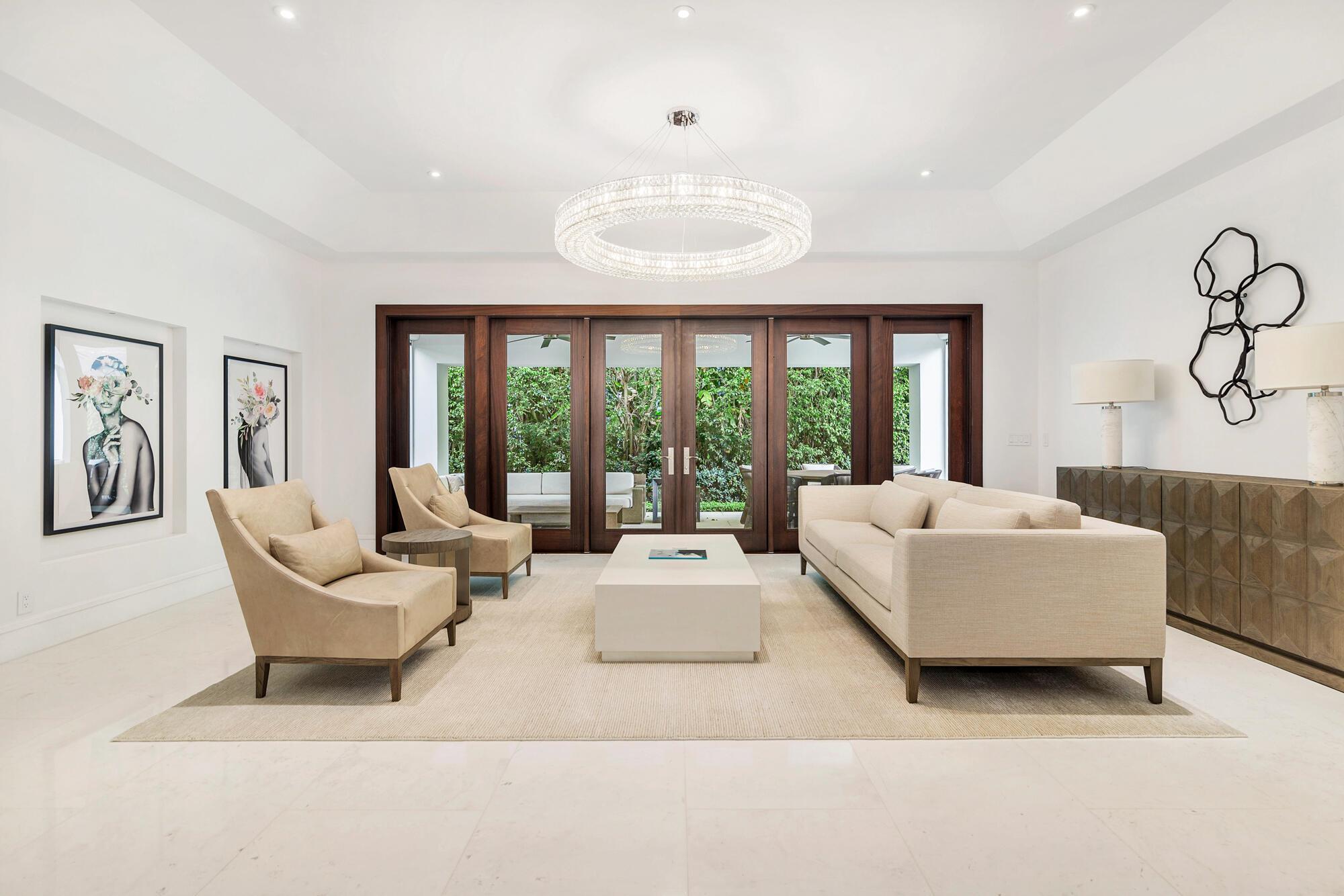 EL ENCANTO - Residential