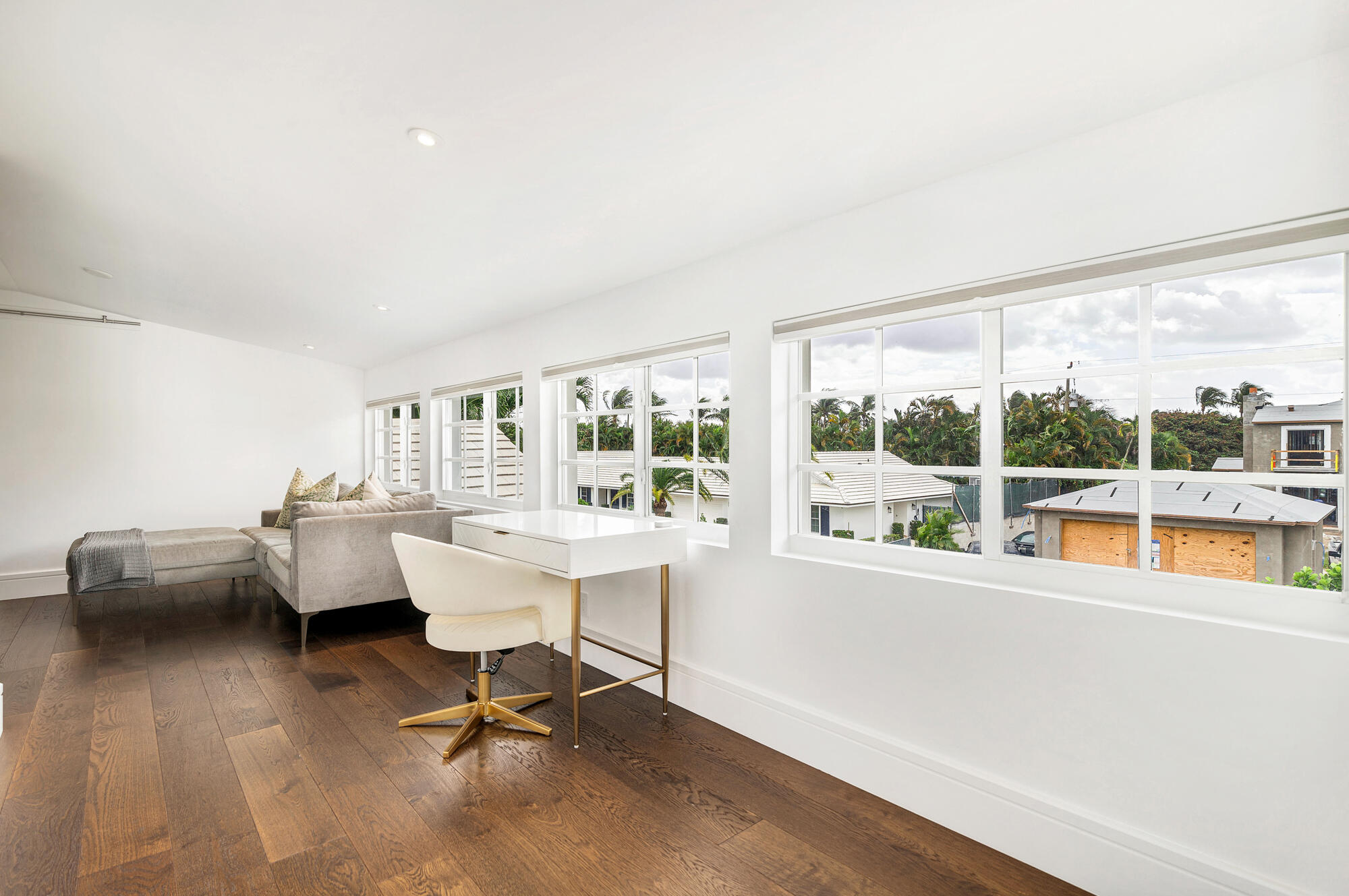 EL ENCANTO - Residential