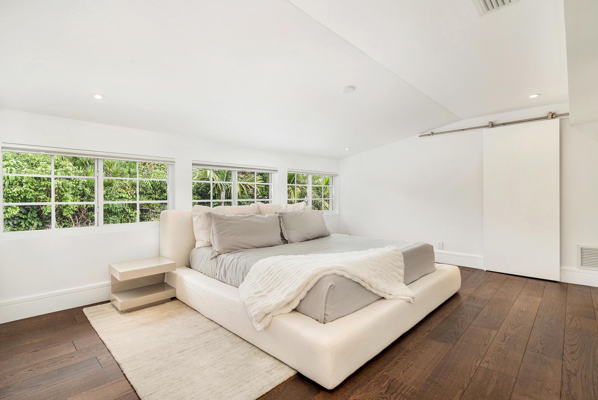 EL ENCANTO - Residential