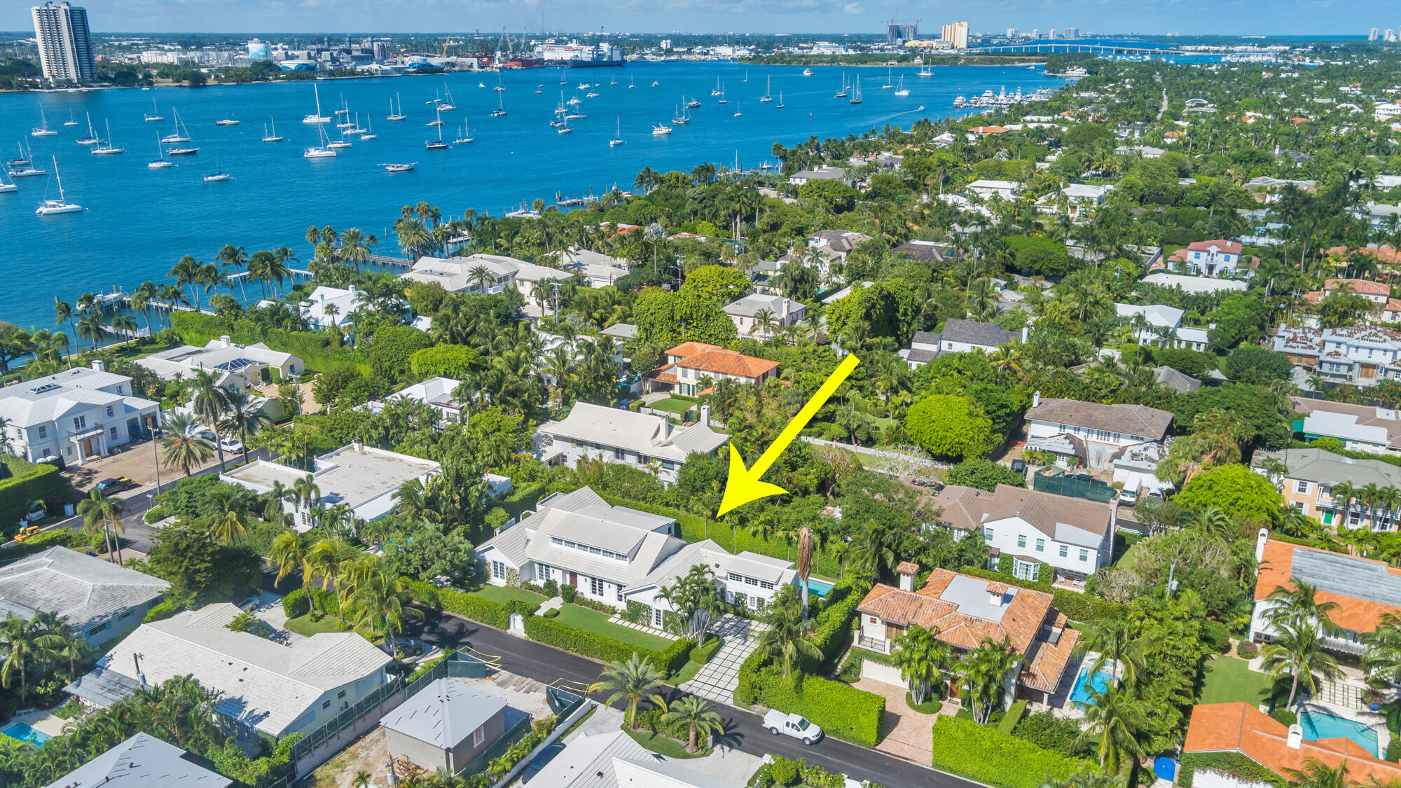 EL ENCANTO - Residential