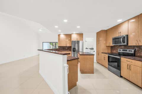 Tiny photo for 65 Centennial Court, Deerfield Beach, FL 33442 (MLS # B26016456)