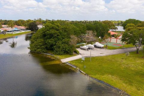 Tiny photo for 65 Centennial Court, Deerfield Beach, FL 33442 (MLS # B26016456)