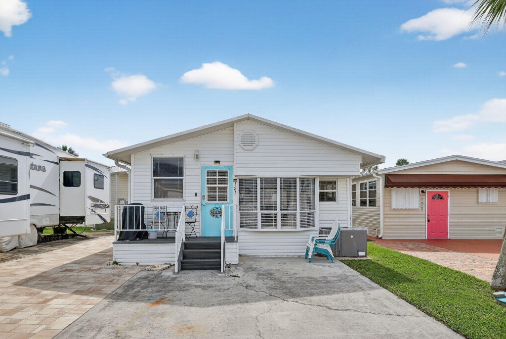 Photo of 121 Nettles Boulevard, Jensen Beach, FL 34957 (MLS # R11121697)