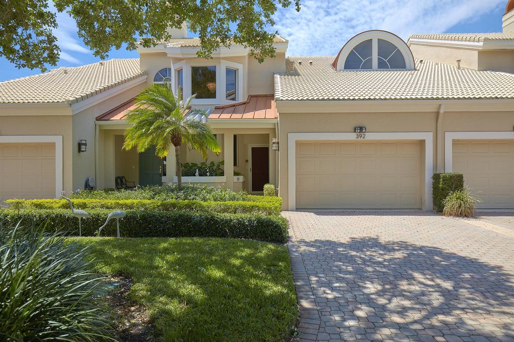 Photo of 392 Spyglass Way, Jupiter, FL 33477 (MLS # R11087096)