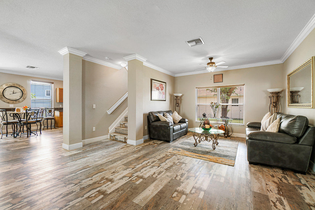 VICTORIA WOODS 4 - Residential