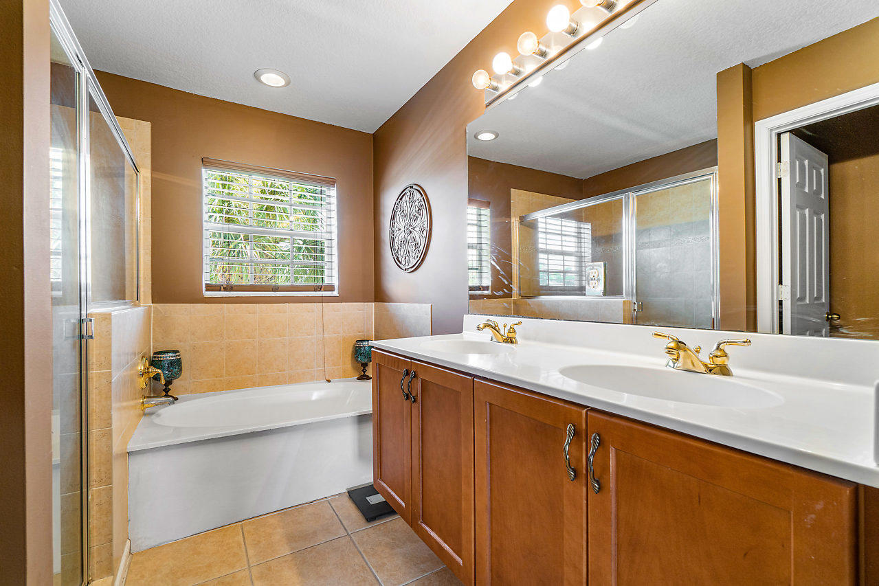 VICTORIA WOODS 4 - Residential