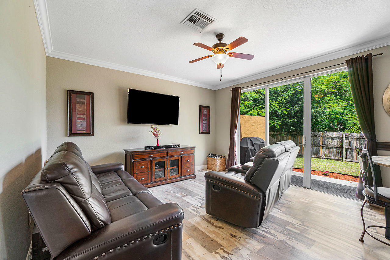 VICTORIA WOODS 4 - Residential