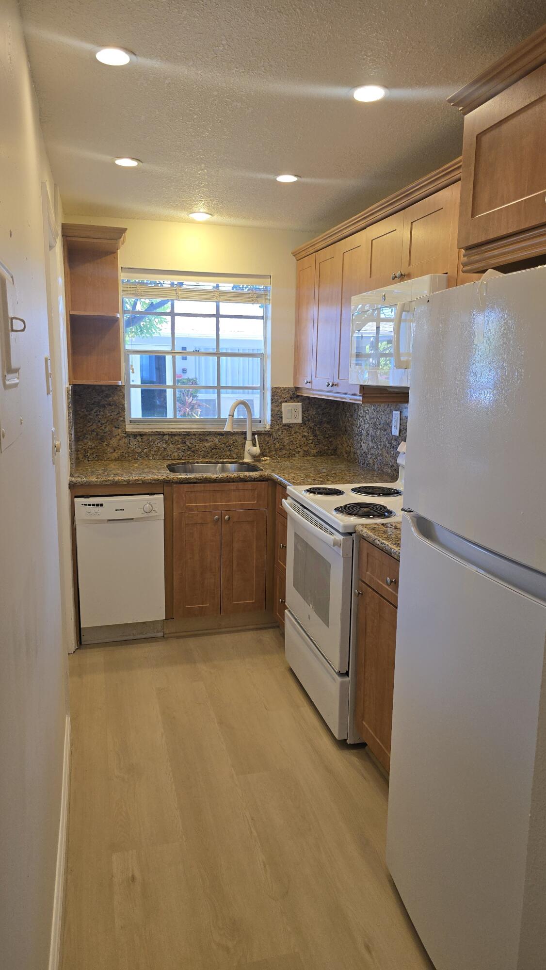 1965 SE 5TH Court 104