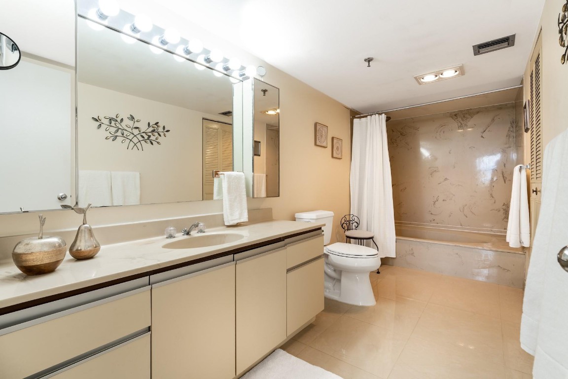 BOCA TEECA CONDO 10 - Residential