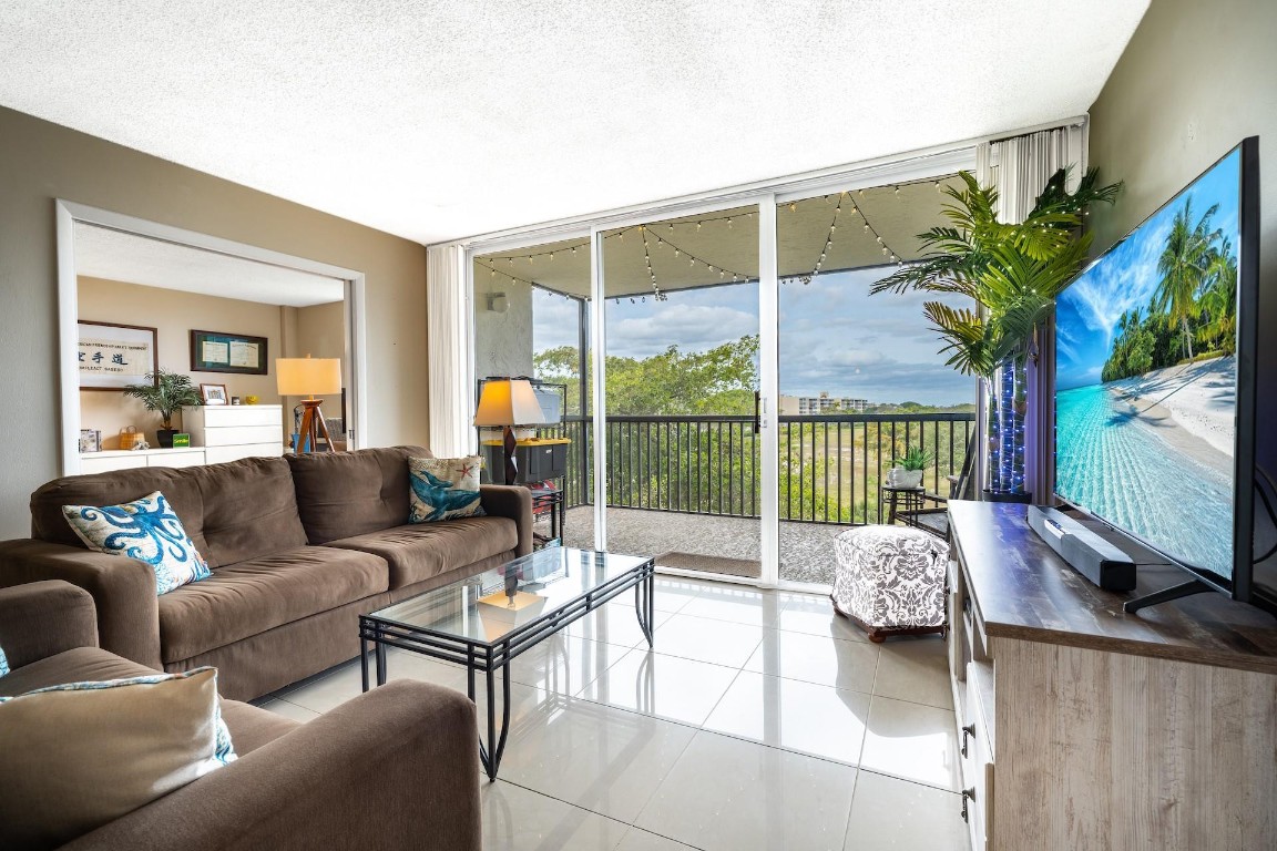 BOCA TEECA CONDO 10 - Residential