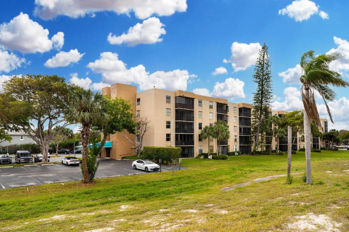 BOCA TEECA CONDO 10 - Residential