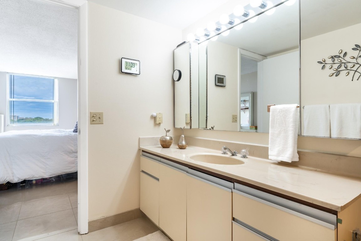 BOCA TEECA CONDO 10 - Residential