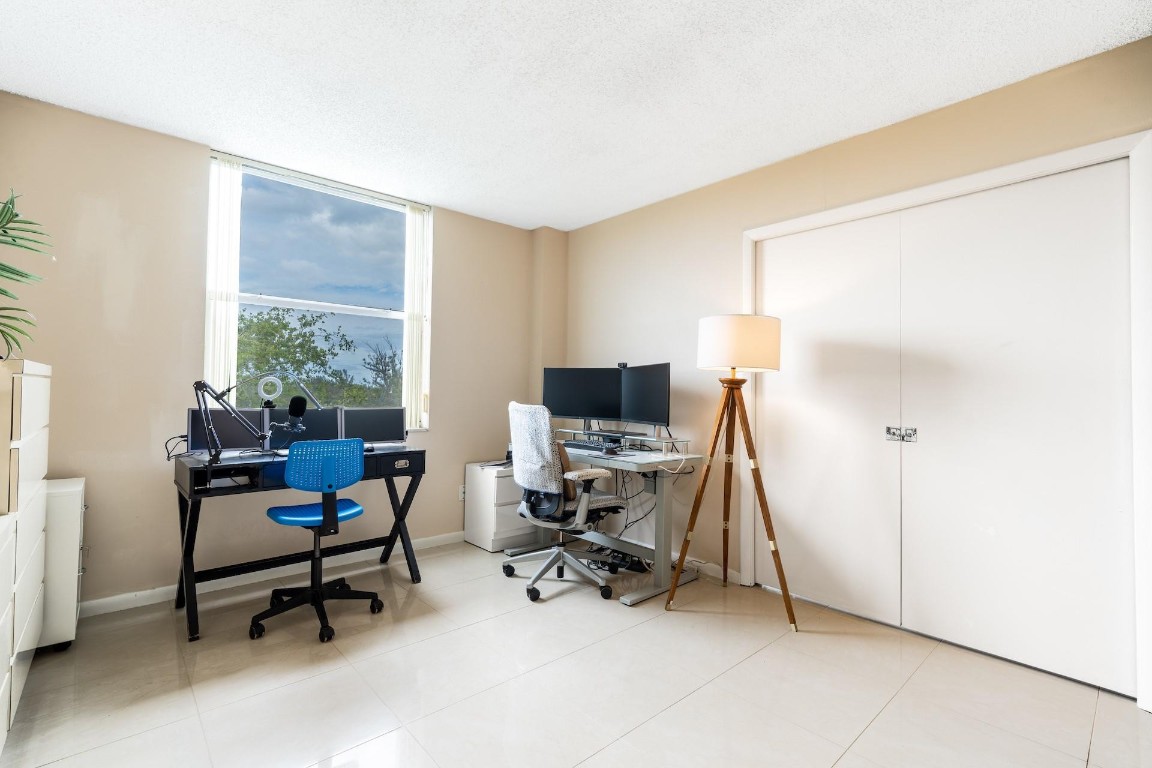 BOCA TEECA CONDO 10 - Residential