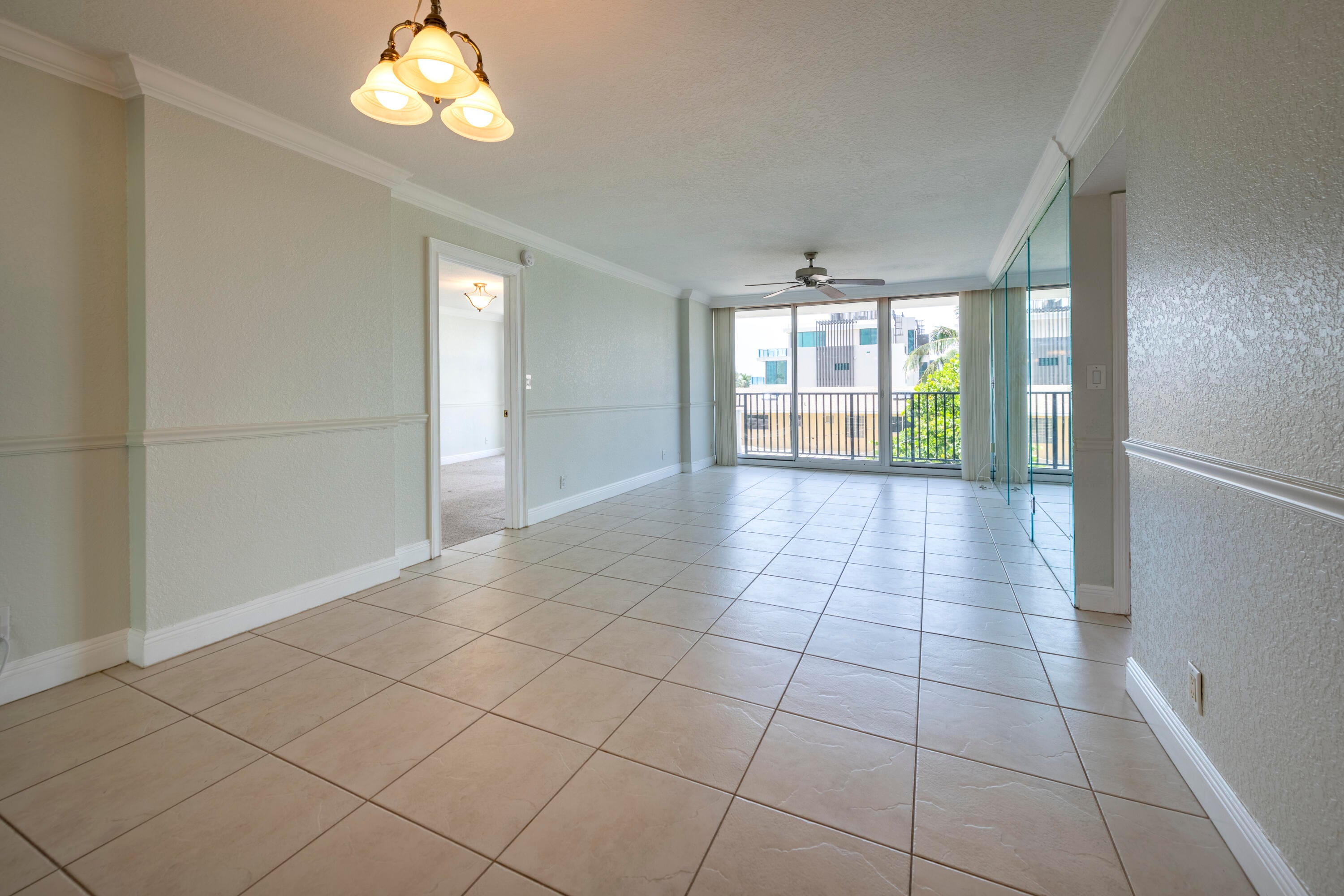 525 N Ocean Boulevard 423