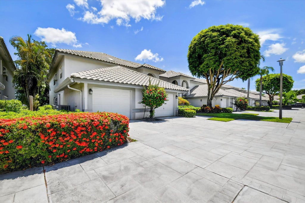 Photo of 11570 Briarwood Circle #1, Boynton Beach, FL 33437 (MLS # R11089604)