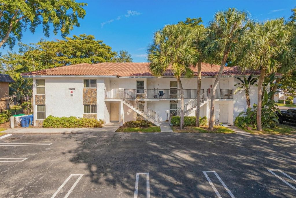 Photo of 10201 NW 35th Street, Coral Springs, FL 33065 (MLS # F10548525)