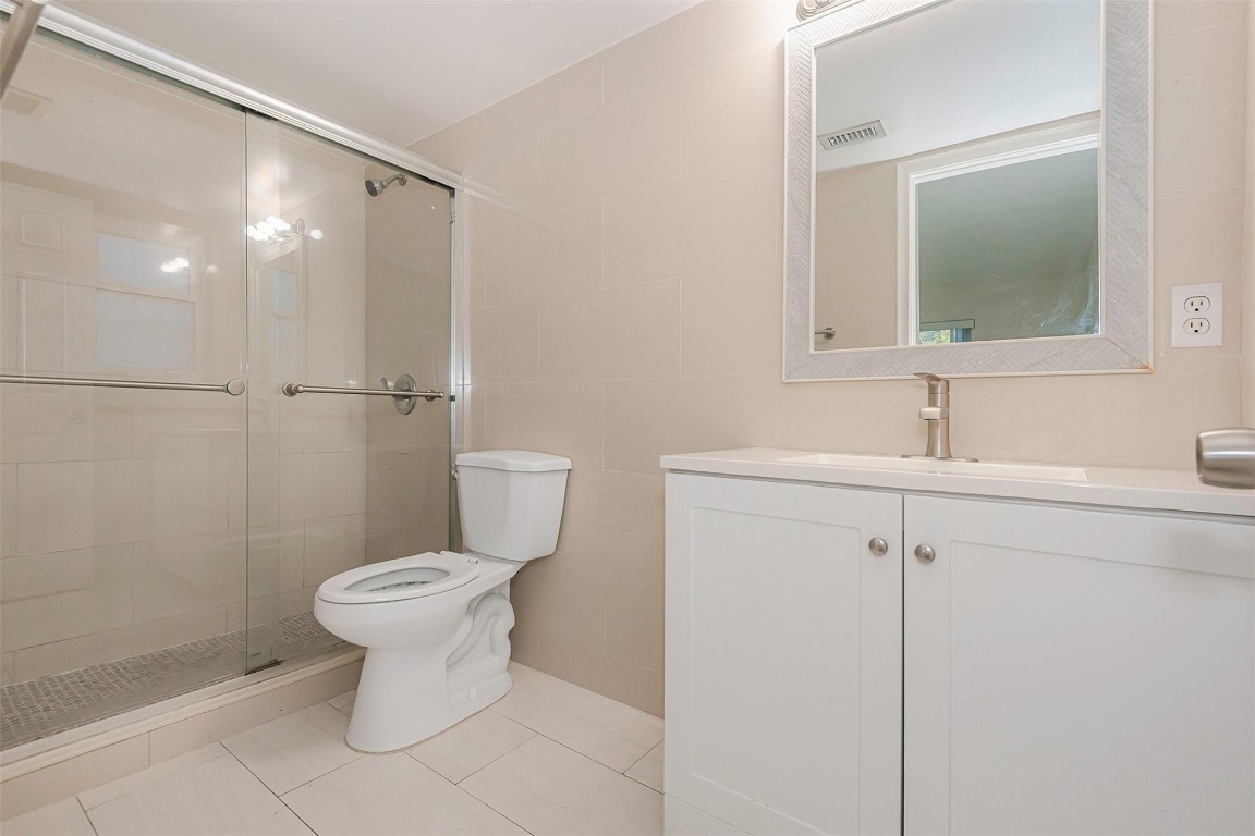 CORAL SPRINGS LAKES - Residential Income