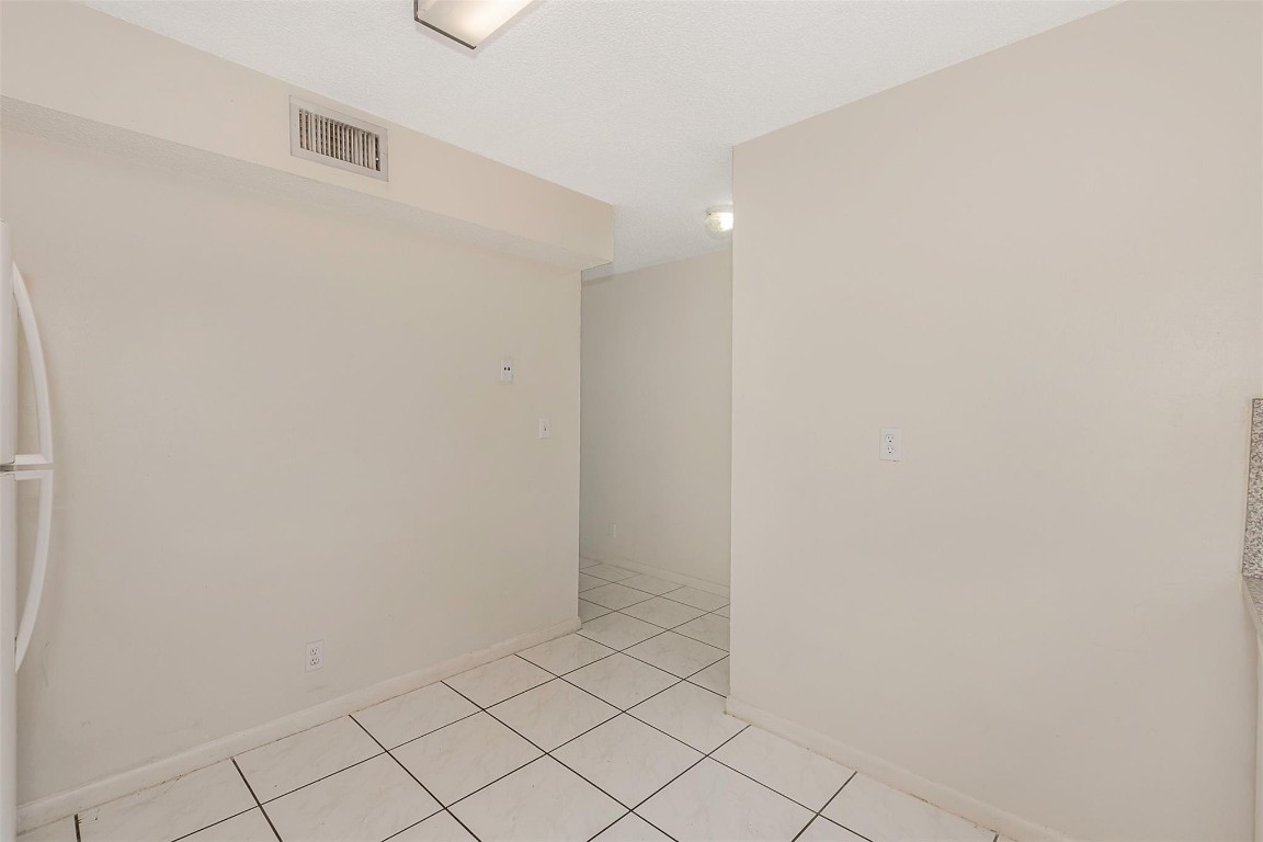 CORAL SPRINGS LAKES - Residential Income