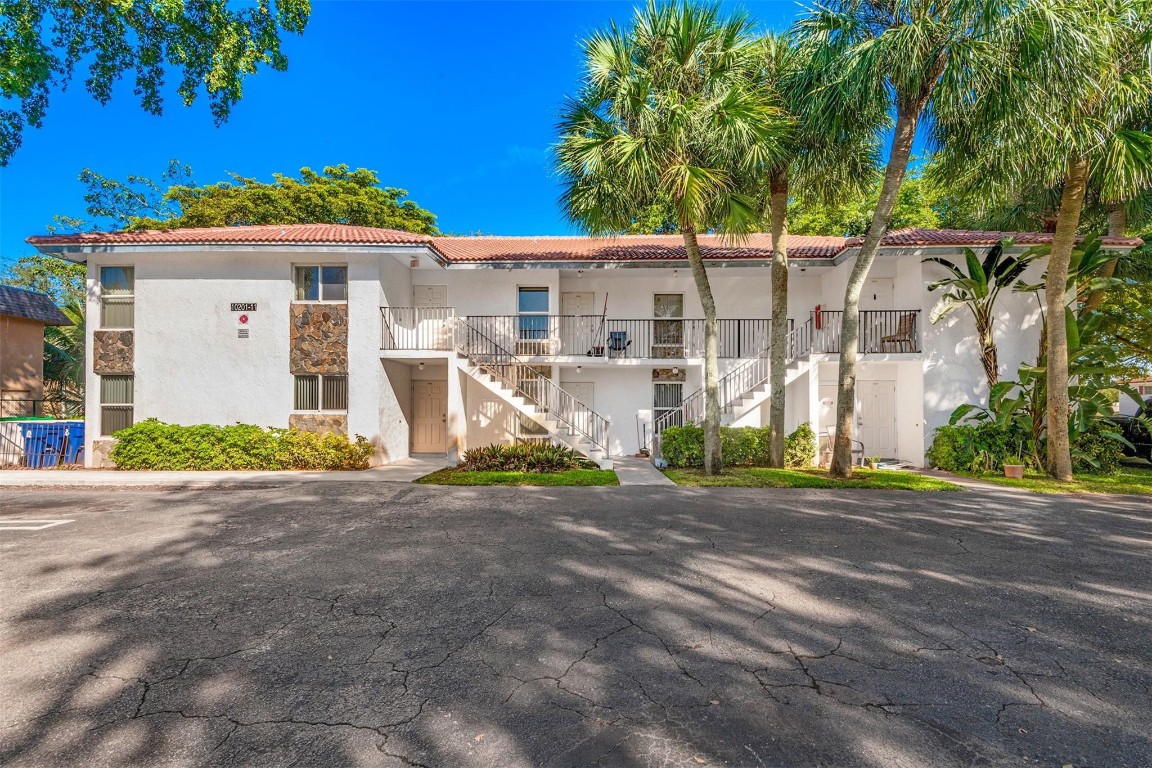 CORAL SPRINGS LAKES - Residential Income
