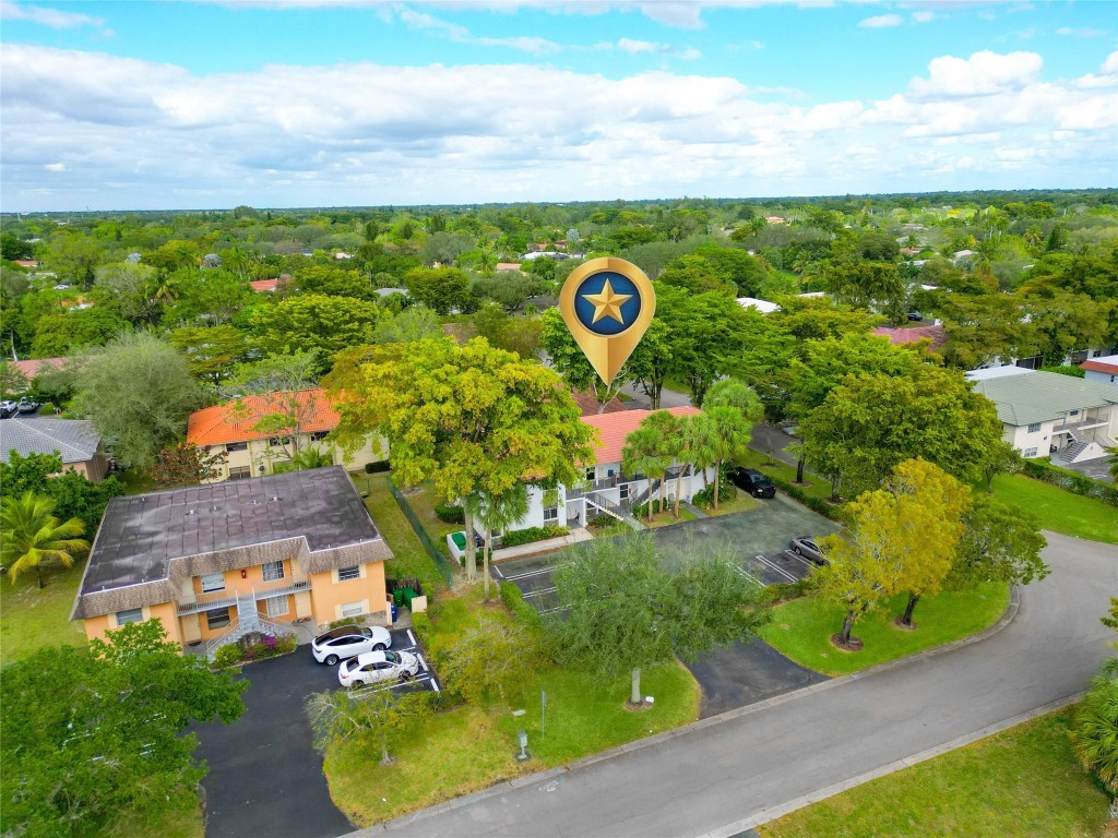 CORAL SPRINGS LAKES - Residential Income