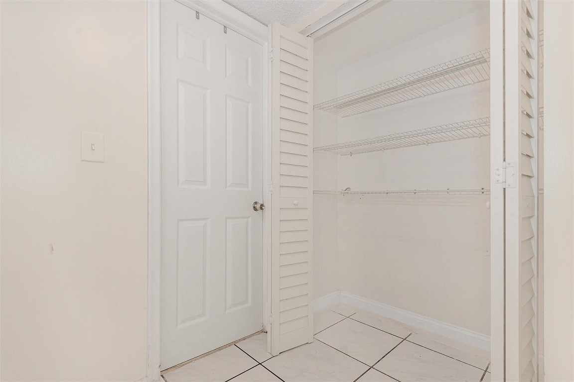 CORAL SPRINGS LAKES - Residential Income