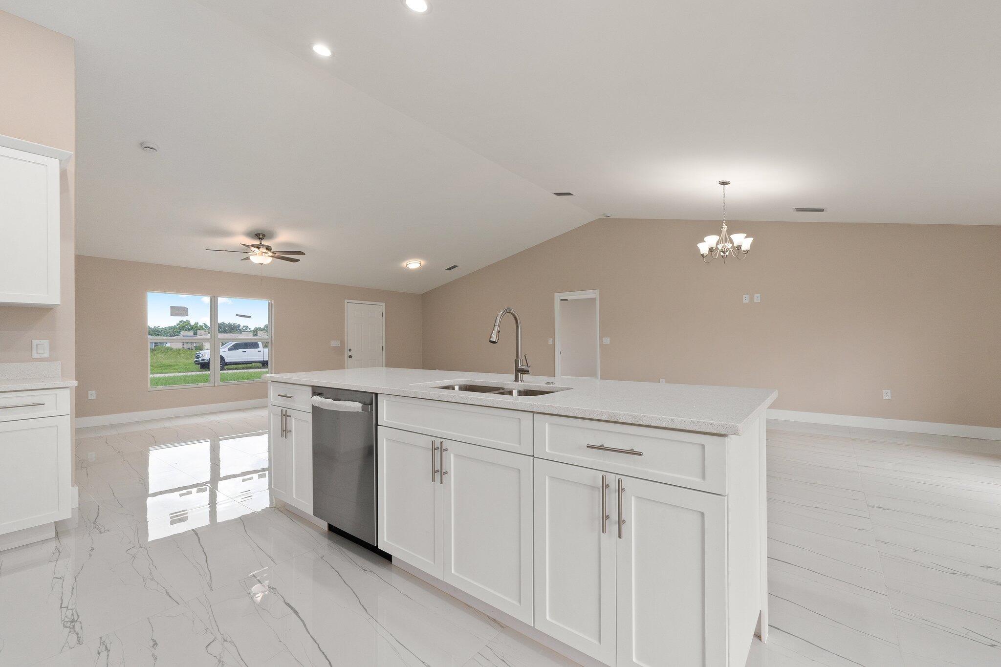 956 SE 39th Terrace