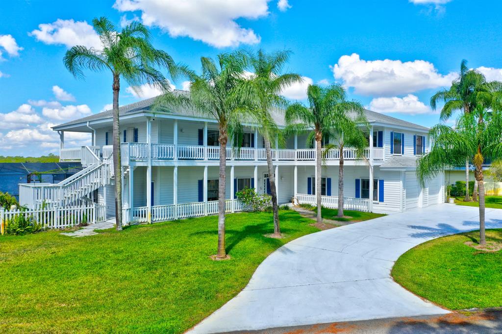Photo of 1001 SE Kitching Cove Lane, Port Saint Lucie, FL 34952 (MLS # R10720287)