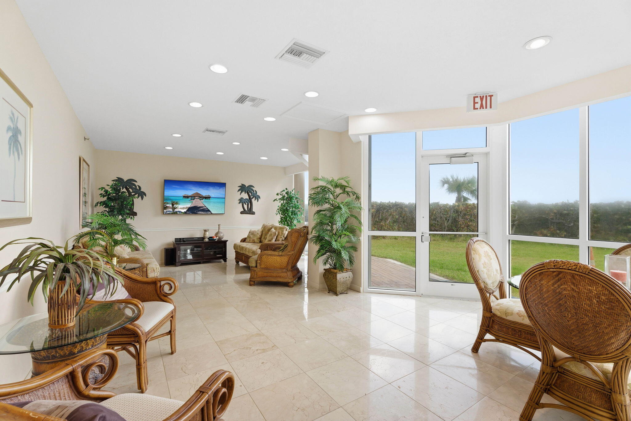 HIBISCUS BY THE SEA CONDOMINIUM - Residential Lease