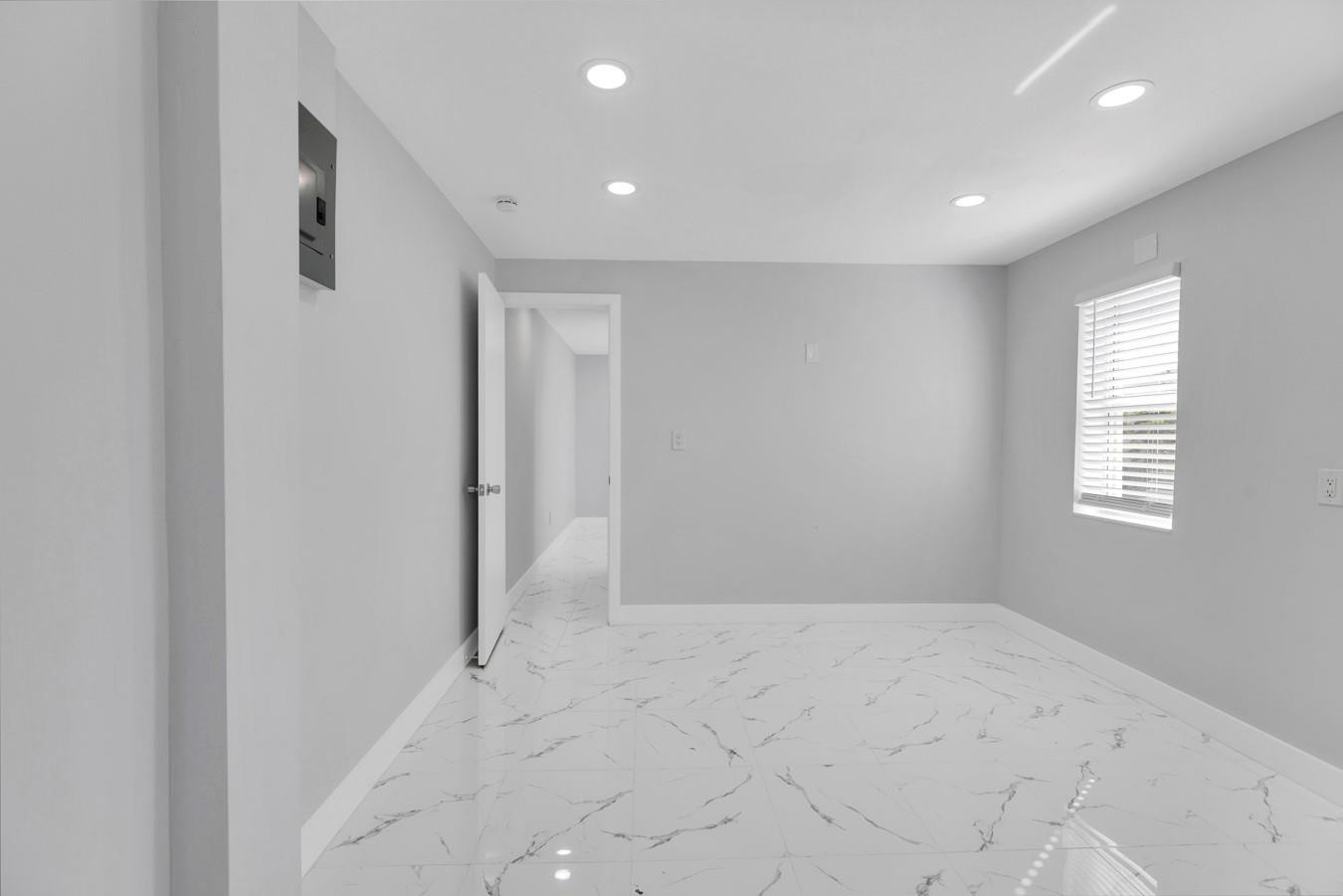 POMPANO - Residential Income