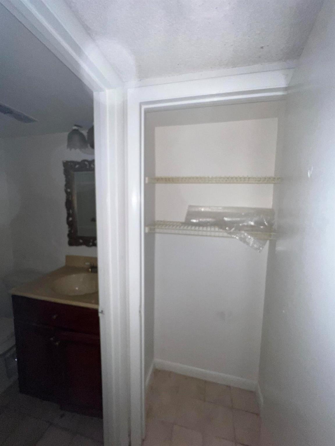 ISLAND HOUSE CONDOMINIUM - Residential