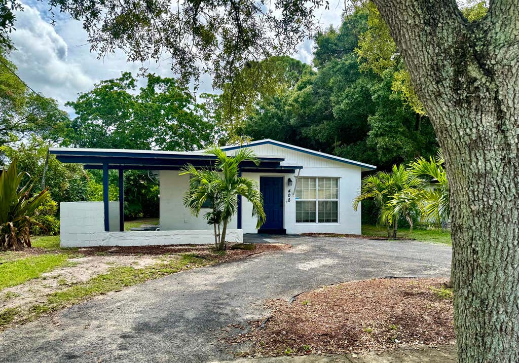 Photo of 408 NW 21ST Terrace, Fort Lauderdale, FL 33311 (MLS # B26060843)