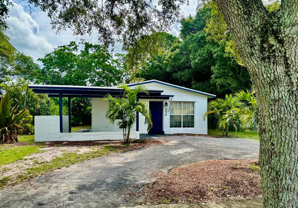 Photo of 408 NW 21ST Terrace, Fort Lauderdale, FL 33311 (MLS # B26060843)