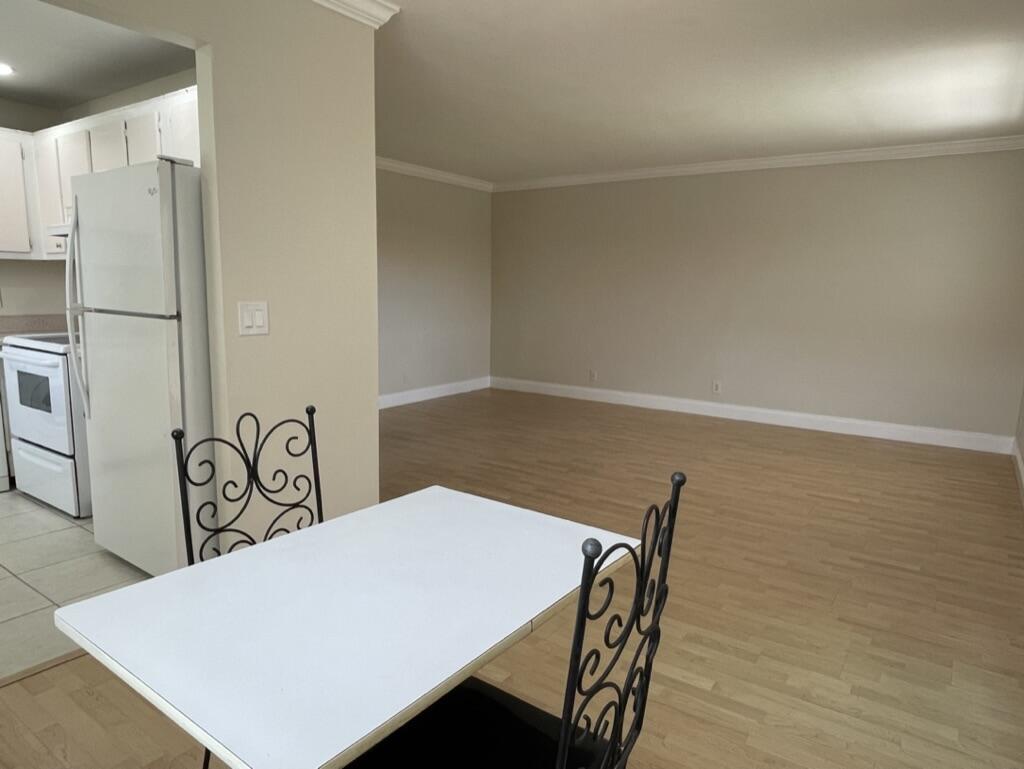 KINGS POINT SAXONY CONDOS - Residential Lease