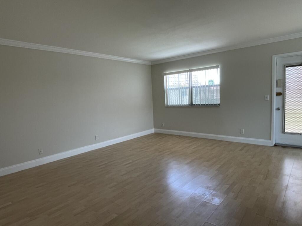 KINGS POINT SAXONY CONDOS - Residential Lease